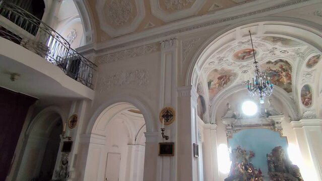 Raito - Panoramica sinistra della navata della Chiesa di Santa Maria delle Grazie