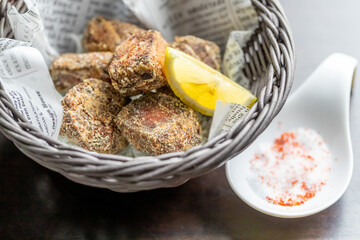 鶏のサイコロ唐揚げ