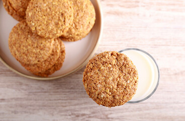Oat and bran biscuits