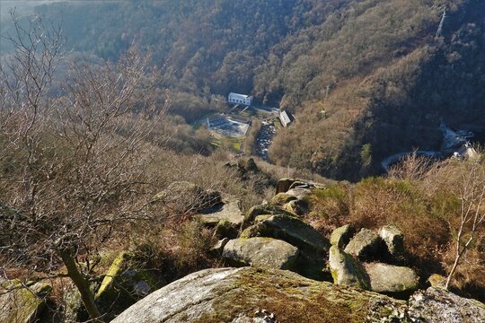 Vue sur le barrage du Saillant ,Allassac (Corr&egrave;ze)