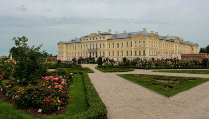 Obraz premium castles, manors and parks in summer