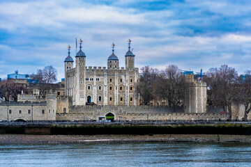 Fototapeta premium Tower of London - river Thames