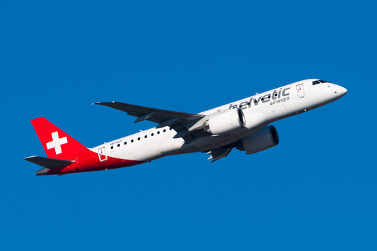Helvetic Airways  Embraer 190-E2 takeoff, 07 February 2023