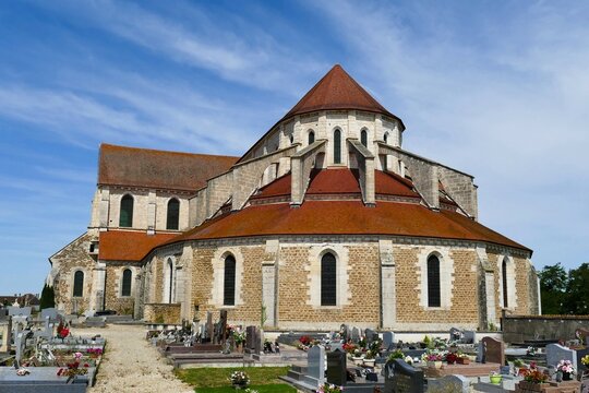 L&rsquo;abside de l&rsquo;&eacute;glise abbatiale Notre-Dame-et-Saint-Edme de Pontigny