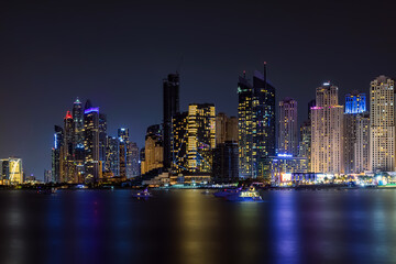 Fototapeta premium Dubai Marina - at night