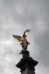 Statue