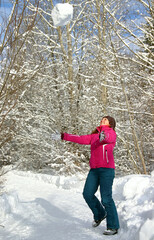 Fototapeta na wymiar person standing on the snow