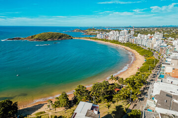 Imagem aérea das praias de Nova Guarapari, Peracanga, Guaibura e Bacutia no bairro também...