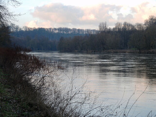 subtile Stimmung an der Ruhr zwischen Essen Werden und Essen Kettwig. Nicht mehr ganz Winter und...