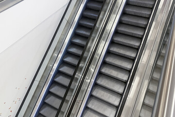 Obraz premium Automatic escalator in a shopping mall, top view
