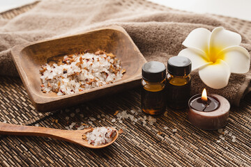 リラクゼーション　アロマ　スパ　サロン　茶色