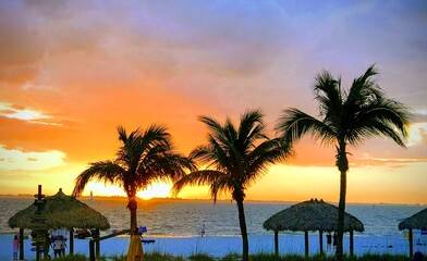 Obraz na płótnie Canvas A Perfect Gulf Coast Sunset