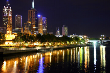Fototapeta na wymiar Melbourne City Lights at Southbank