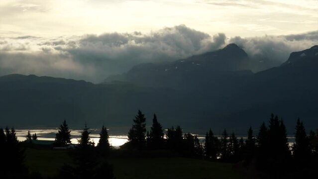 12 second time lapse of the sun rising over the mountains in Homer, Alaska