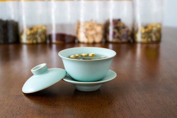 Covered bowl tea, various tea leaves