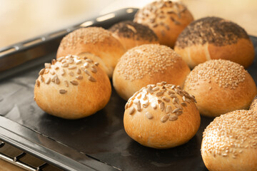 selbstgebackene Brötchen