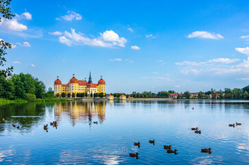 Obraz premium The world-famous Moritzburg Castle near Dresden, location of the film classic 