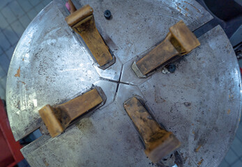 Tire changer machine for repair and maintenance of car wheels