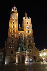 Fototapeta na wymiar Basilica of Saint Mary by night, Cracow, Poland