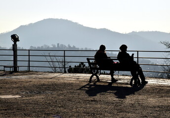 Sonnenbank auf dem Kanonenplatz in Freiburg