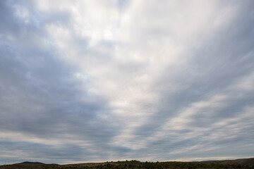 cielo nublado luminoso