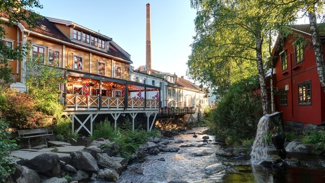 ville de Lillehammer en Norv&egrave;ge en saison estivale