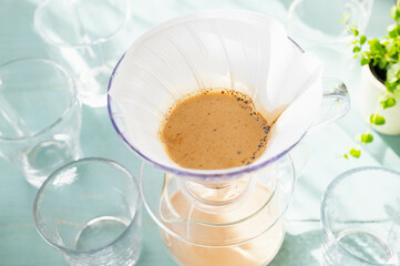 ミルクブリューをペーパーフィルターで濾す