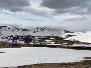 Fototapeta na wymiar snow at high altitude in colorado