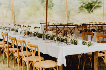Réception de mariage dans la nature