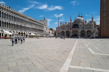 Obraz premium Almost empty St. Mark's Square Venice on a sunny summer day in 2021, view of the Doge's Palace