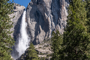 Fototapeta na wymiar Upper Yosemite Falls