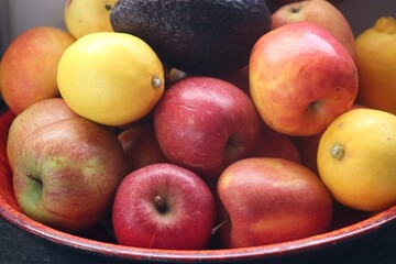 Obstschale mit Früchten 