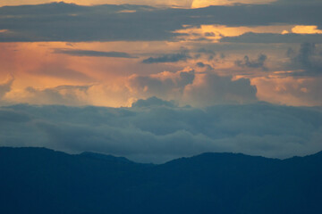 Nubes y el cielo