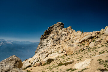 Fototapeta premium Rock Pile on Ridge Below Alta Peak in Sequoia