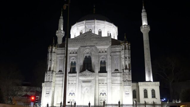 Eine Moschee auf dem Aksaray-Platz in Istanbul