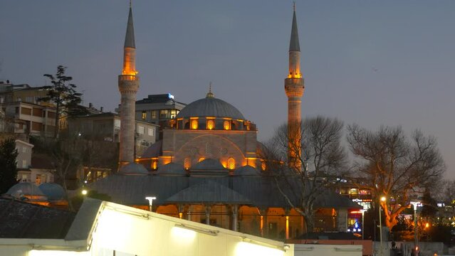 Eine Moschee in Istanbul am Abend