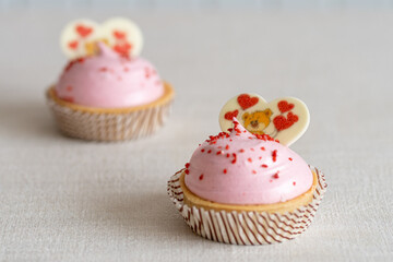 Delicious caramel Valentine's Day Cupcakes With Heart Shape and raspberry taste