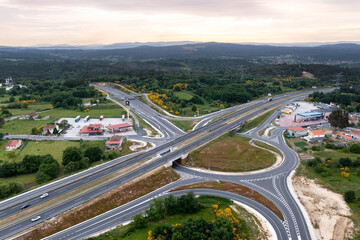 viaductos y carreteras desde el aire