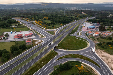 viaductos y carreteras desde el aire