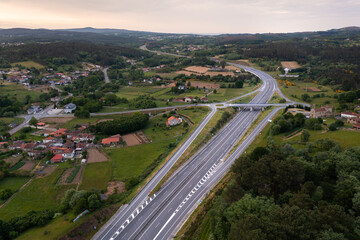 viaductos y carreteras desde el aire