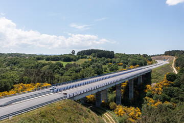 viaductos y carreteras desde el aire