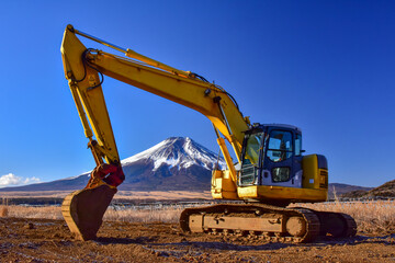 富士山とショベルカー © 文明 金本