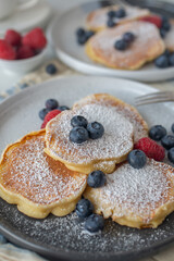 pancakes with blueberries 