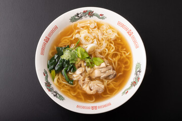 醤油ラーメン　(鶏チャーシュー)