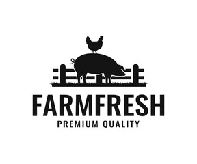 Obraz premium Chicken and pig farm logo. Animal farm logo design. Pig logo design template