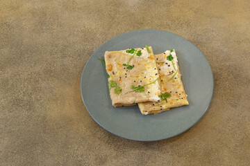 Jianbing farine de blé noir. Crêpes chinoises du Nord fourrées. 
