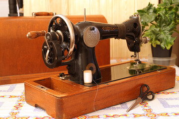 old manual sewing machine