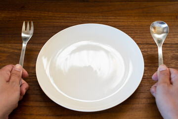 空の皿(食糧不足・食糧危機)