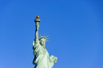 Obraz na płótnie Canvas Statue of Liberty, blue sky