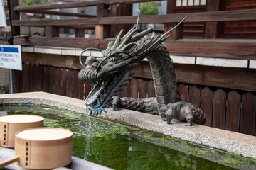 明圓寺の竜の手水（広島県・鞆の浦）